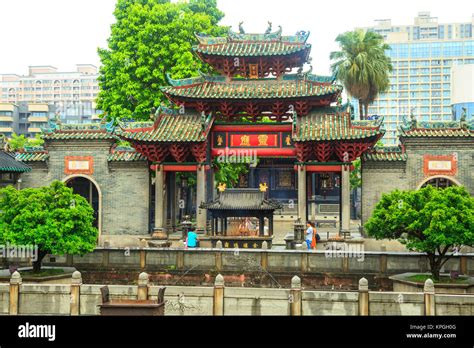 Ancestral Temple of the Foshan Clan –  A Journey Through Time and Tradition!